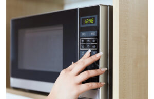 How Hot Does A Microwave Get In 1 Minute?